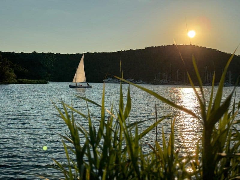Plovidba drvenom gajetom kod Skradina — Sip, Sail & See